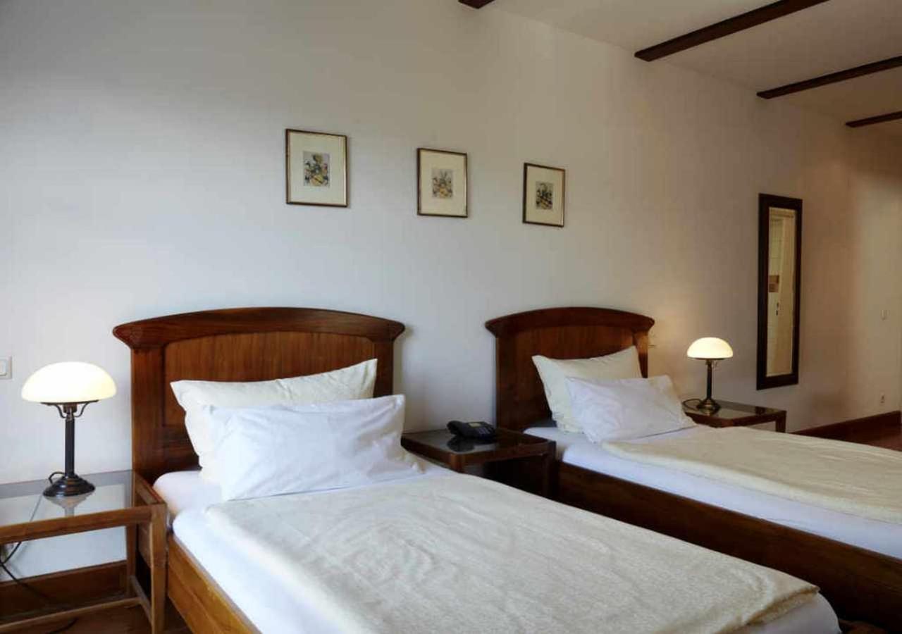 Hotel Snorrenburg Gmbh Burbach  Exteriör bild